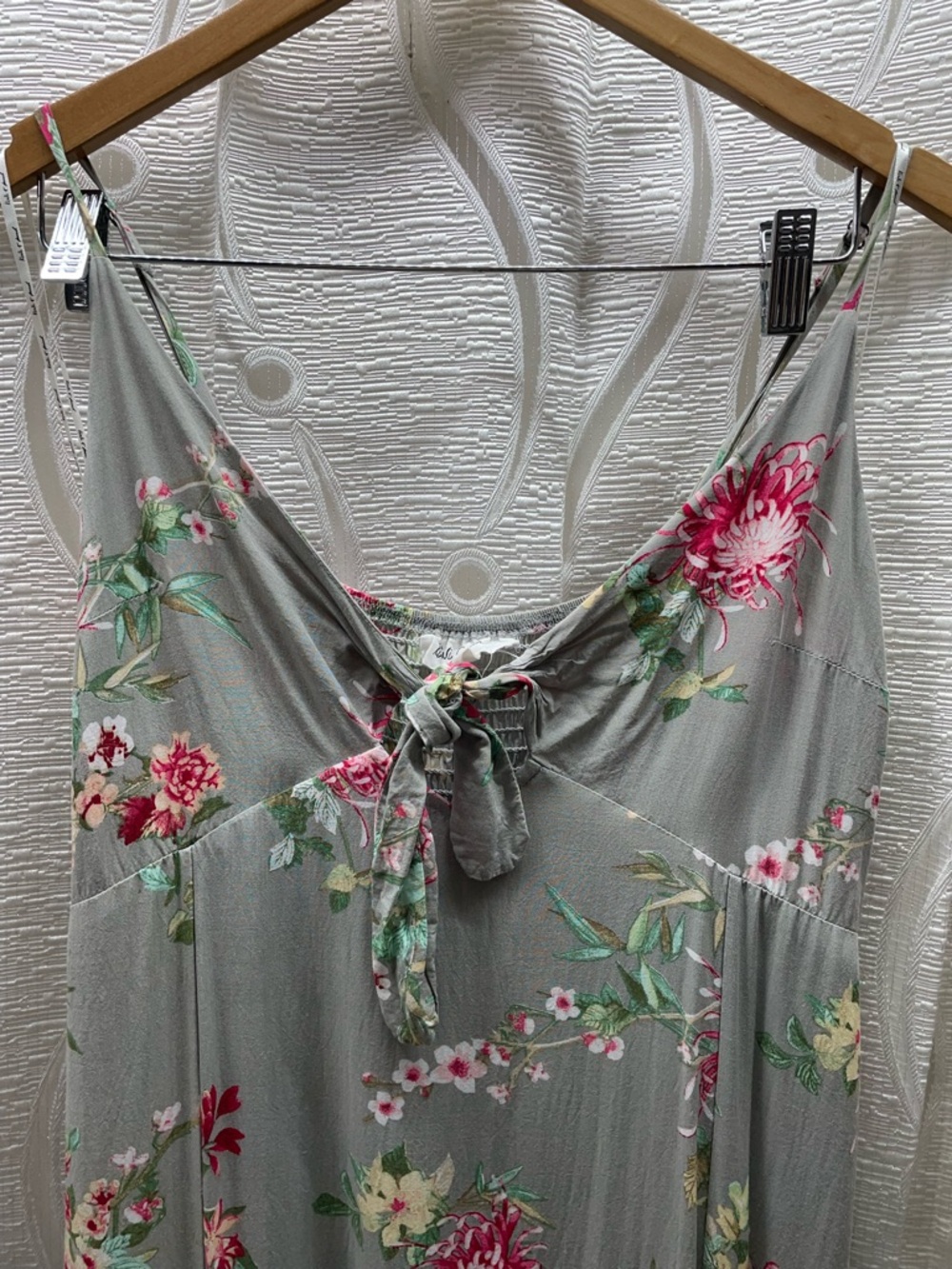 Kiwi & Punch Maxi Dress Womens Medium Sage Green Floral Excellent Boho Tie Front - Picture 3 of 7